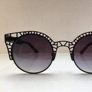 Quay Pippas Cat Eye Cutout Sunglasses Metallic Geometric
